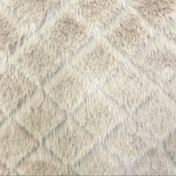 S M L NWT COZY SOFT SUZY CREW NECK TAN BEIGE SWEATER - Picture 3 of 9